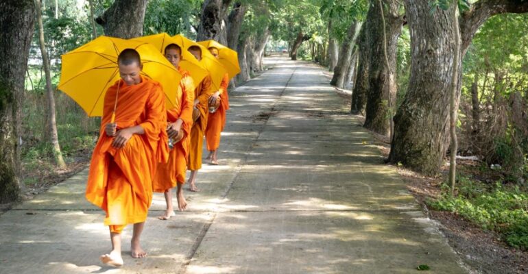 monks-on-rounds-2