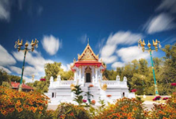 Wat-Mongkoltepmunee