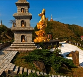 Ling Jiou Mountain Buddhist Society
